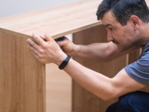 Jak wygląda proces tworzenia mebli? - nowoczesne technologie i maszyny w produkcji